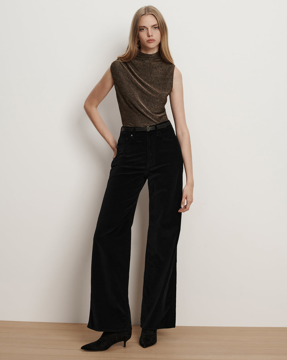 J24105271040BK_BLACK_01